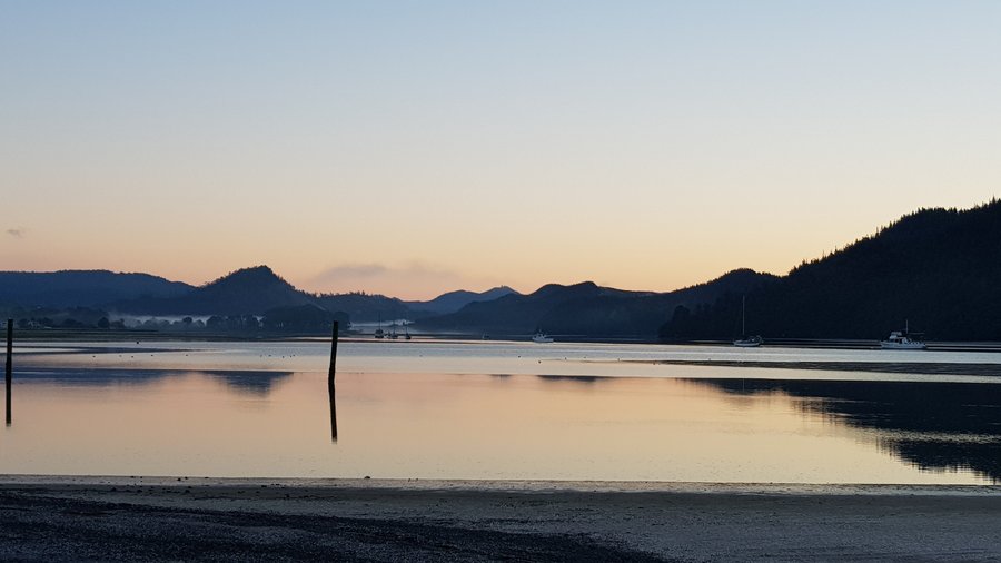 2 minute stroll to the harbour