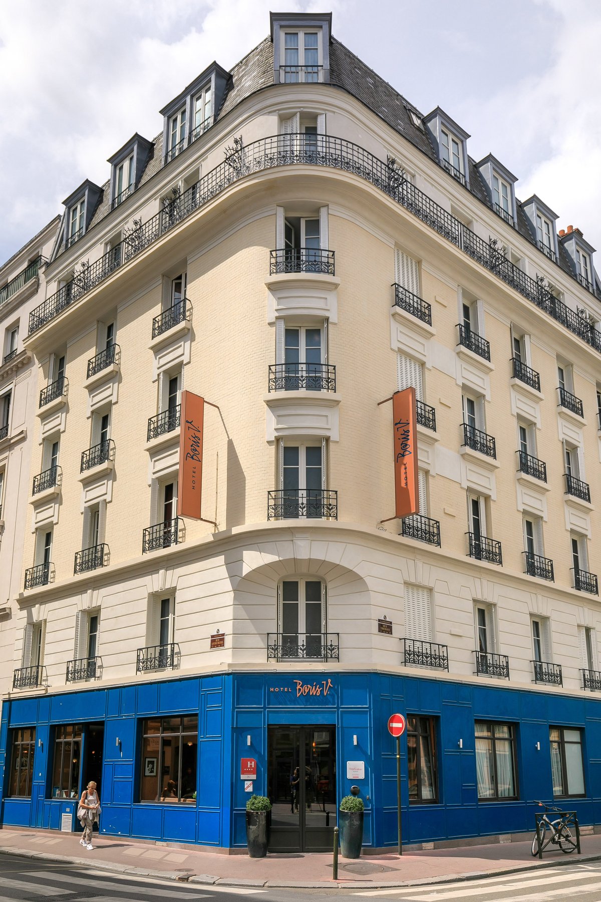 Woman in Levallois-Perret