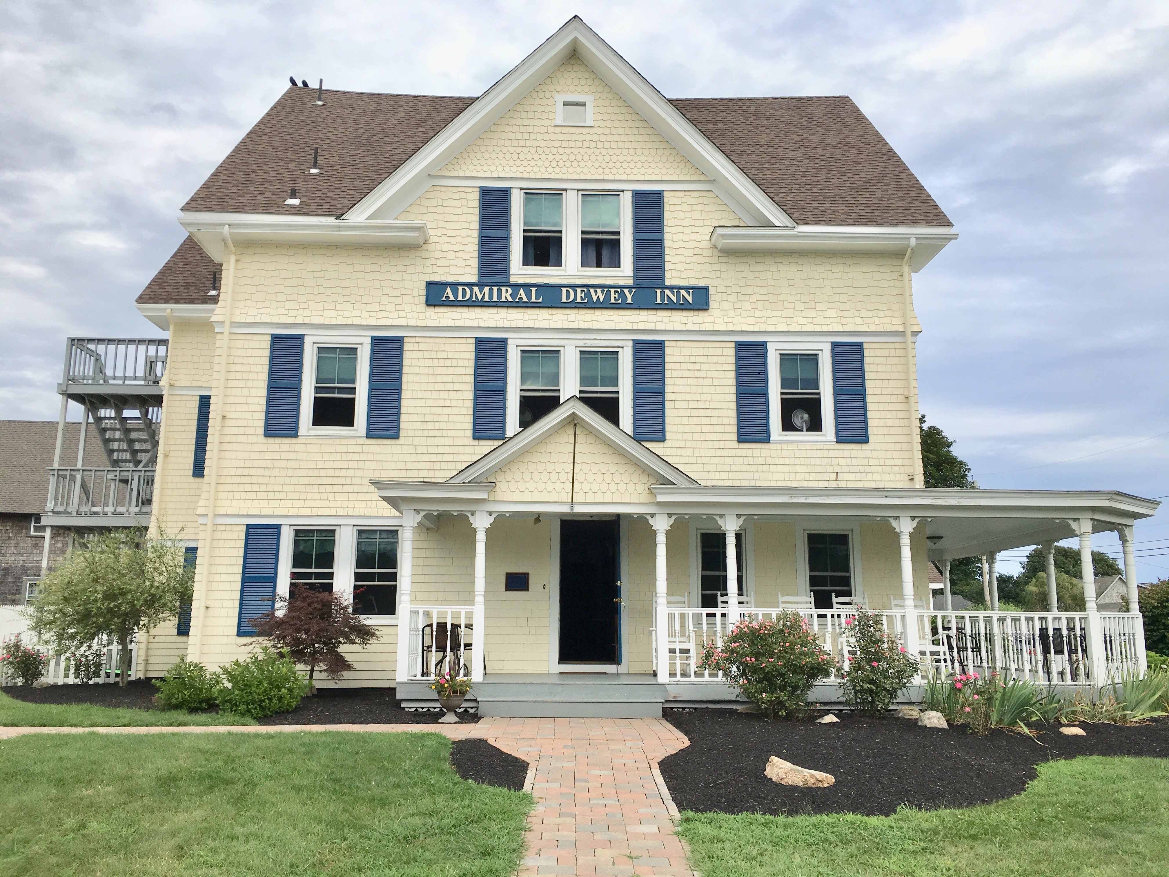 ADMIRAL DEWEY INN - Prices & B&B Reviews (South Kingstown, RI ...