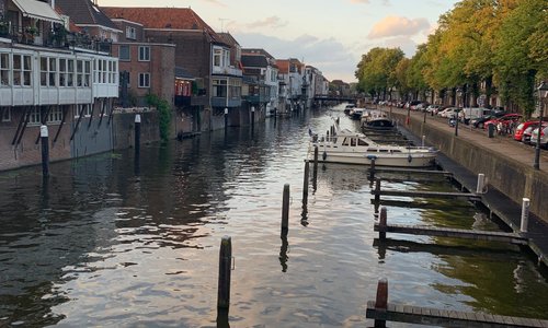 Leuk stadje met sfeervolle grachtjes en sluisjes