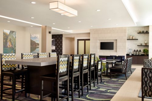 LA QUINTA INN SUITES BY WYNDHAM BURLINGTON - Updated 2024 Prices ...