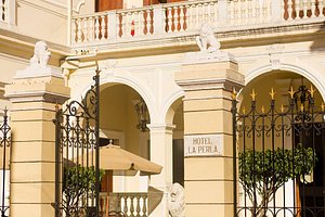 Hotel La Perla in Leon, image may contain: Villa, Housing, Architecture, Arch