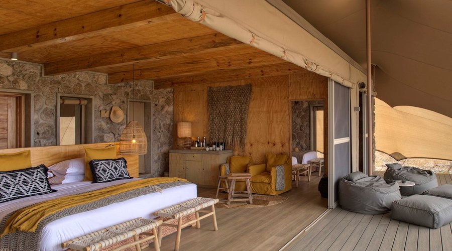 Double and twin beds are available at Namiri Plains. 