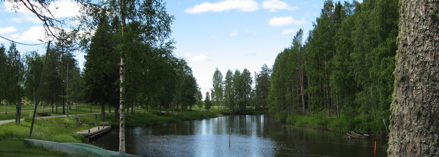 10 km pituinen Kiurujoki yhdistää Haapajärven ja Kiuruveden.  Runnilla vähän ennen Saarikosken puusulkukanavaa joki on kauneimmillaan.