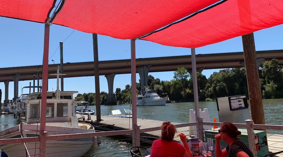 Alamar Marina Restaurant & Bar