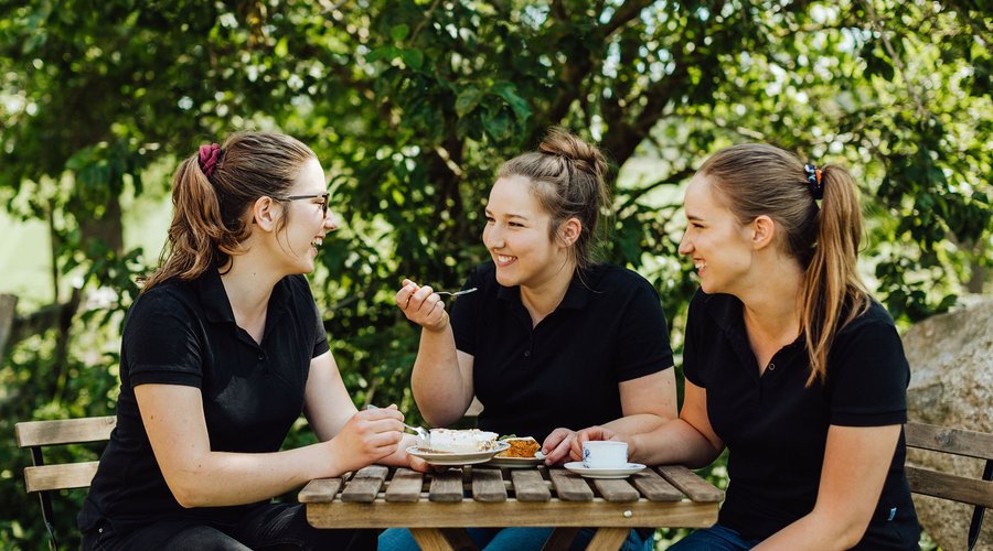Vi tre systrar som driver Caféet 