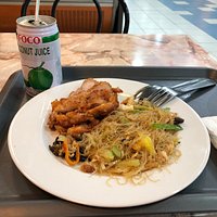 Chez Meng Hoa à Garges-lès-Gonesse : vermicelles aux légumes et poulet croustillant