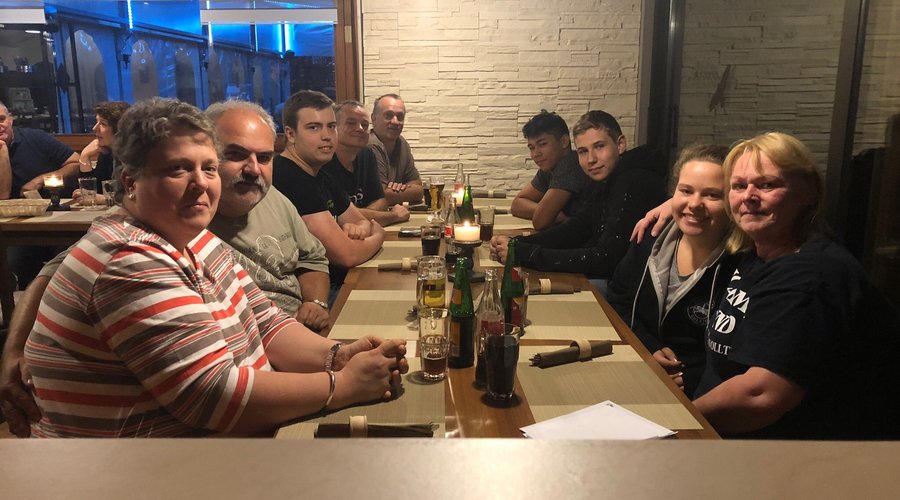 Freitag Abend um 20:30 Uhr