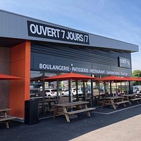 Une belle terrasse ombragée, pour manger une glace rafraîchissante