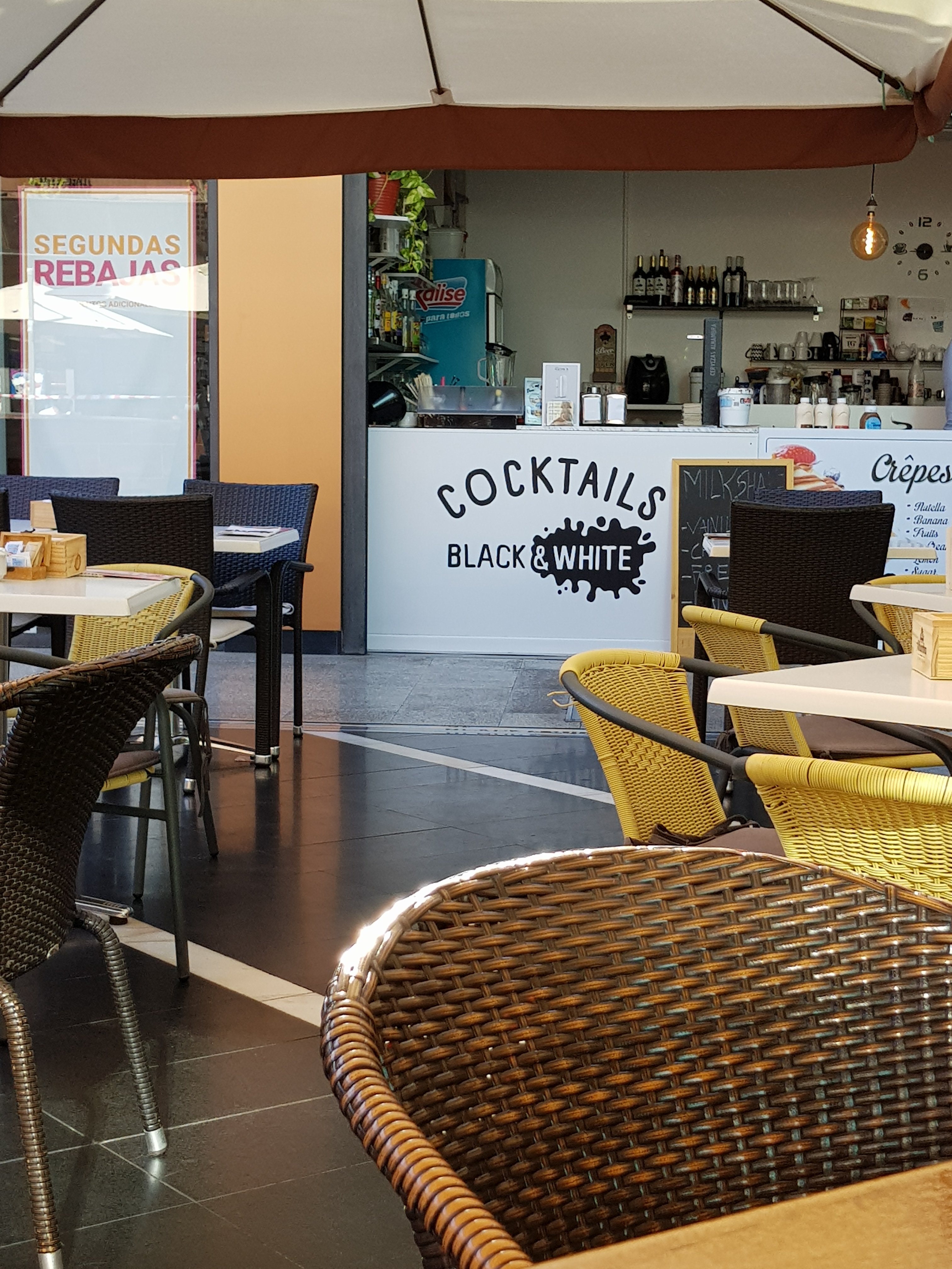 Restaurant black n wight hotsell