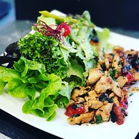 Salat mit Putenstreifen