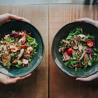 Pad thai salad + sirloin and shiitake