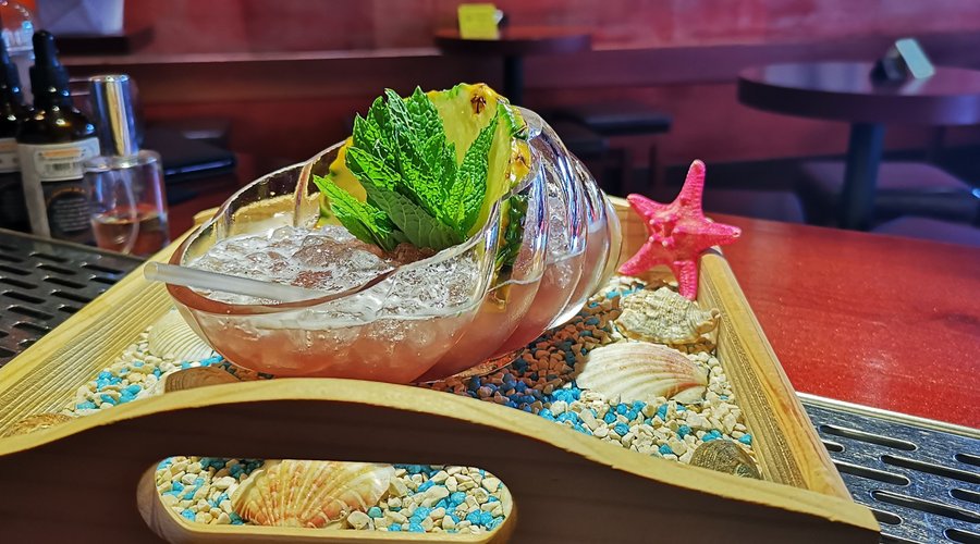 Signature cocktails at Swiing Thing!