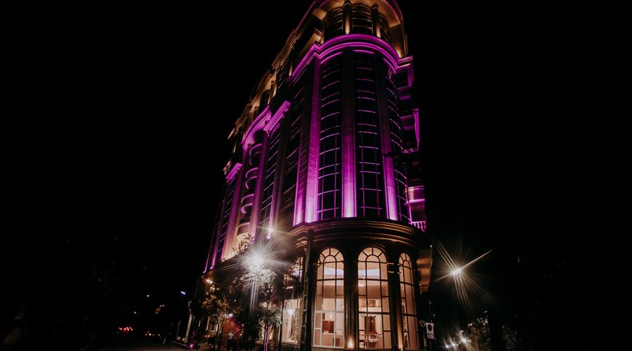 Night time view of Hotel Wisteria Tehran