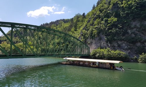 Plan a trip! Visit Radeče, a small town with big character. Flow down the Sava river with timber raft cruise and follow the history of Ostrovrhar knights.