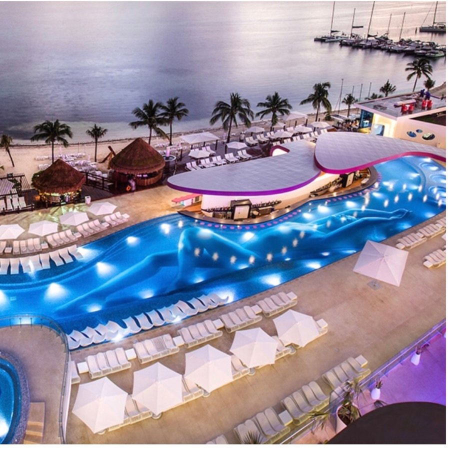 can you go to temptation cancun without staying there