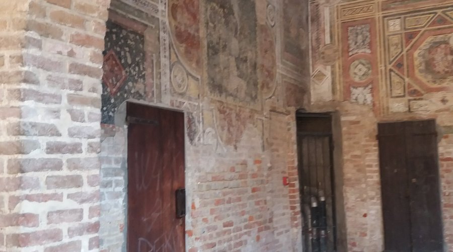 Affreschi del portico