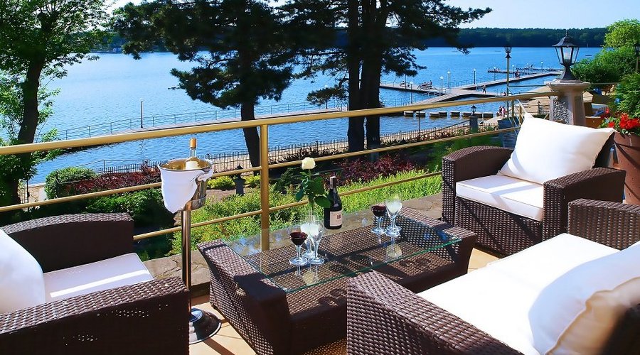 Widok z tarasu hotelu Pietrak