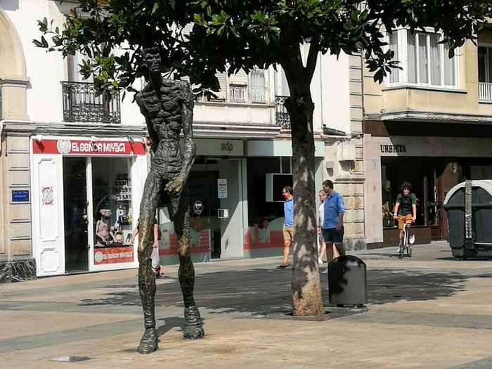 Imagen 4 de Estatua de El Caminante