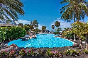 Gran Castillo Tagoro Family & Fun in Lanzarote, image may contain: Summer, Hotel, Pool, Resort