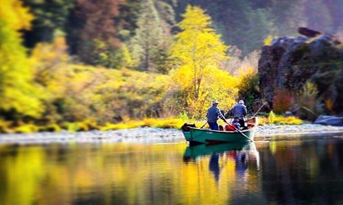 Rogue River steelhead fly fishing and lodging trip - 4 days & 3 nights