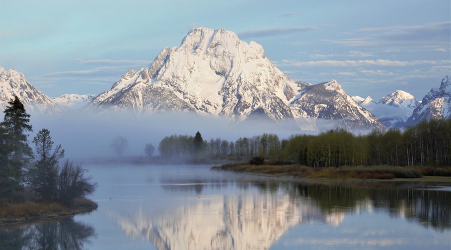 Sunrise on the Snake River looking at Mt. Moran.  Por la mañana mirando hacia Mt. Moran...fresco y mas sobre todo sin ruido.  Nikon D7100 & Nikon 55mm lens