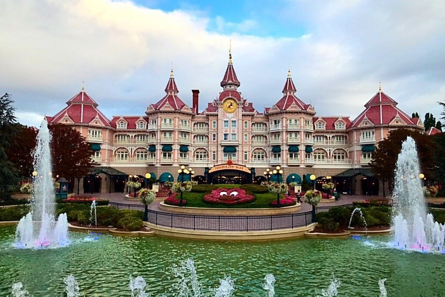 Disneyland Hotel Updated 22 Prices Chessy Europe