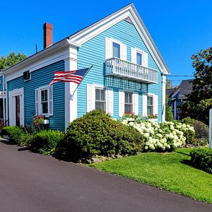Blue Harbor House Inn