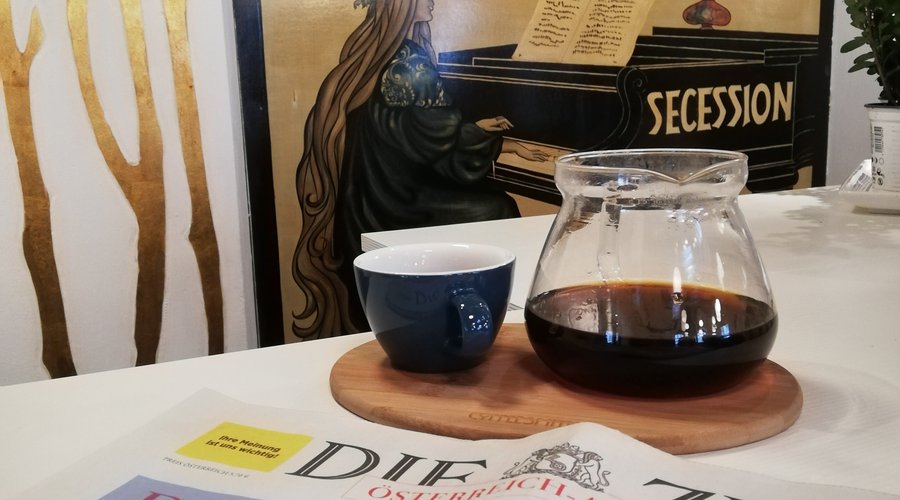 Salzburger Nachricht, und Die Zeit 
