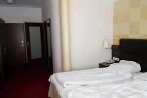 Room & Suite