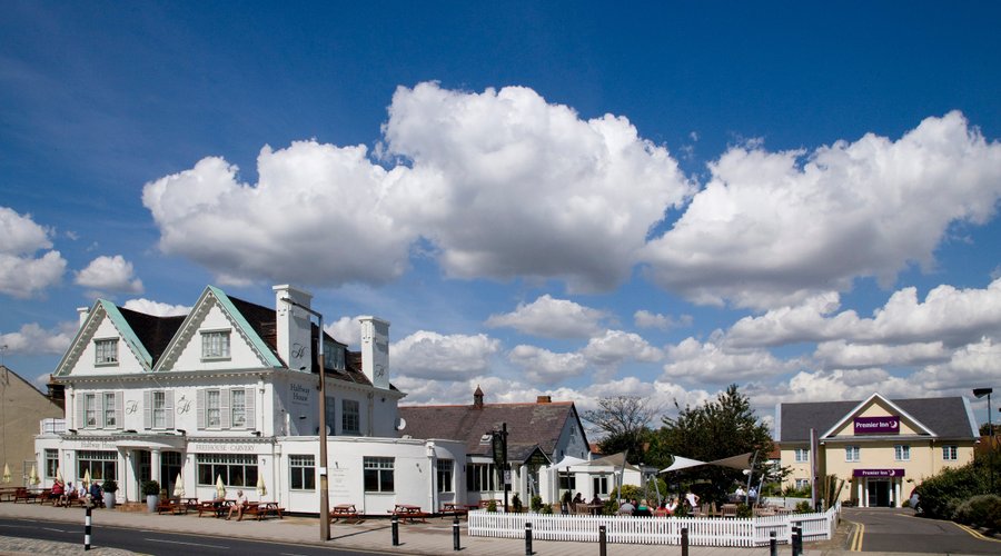 Premier Inn Southend-On-Sea (Thorpe Bay) hotel exterior