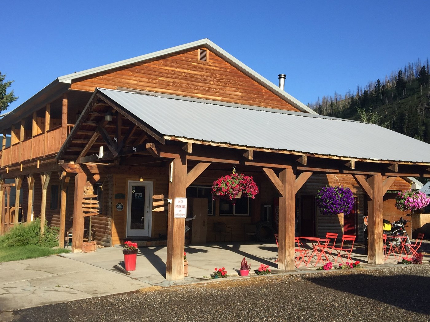 ALPINE MOTEL (AU$189): 2022 Prices & Reviews (Cooke City, MT) - Photos