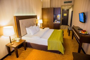 Room & Suite