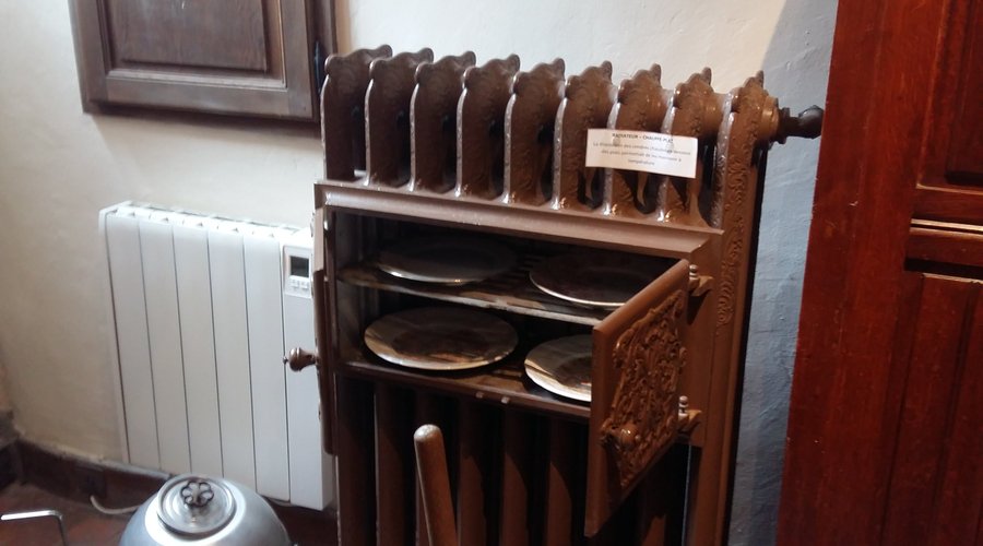 radiateur avec portes ouvertes