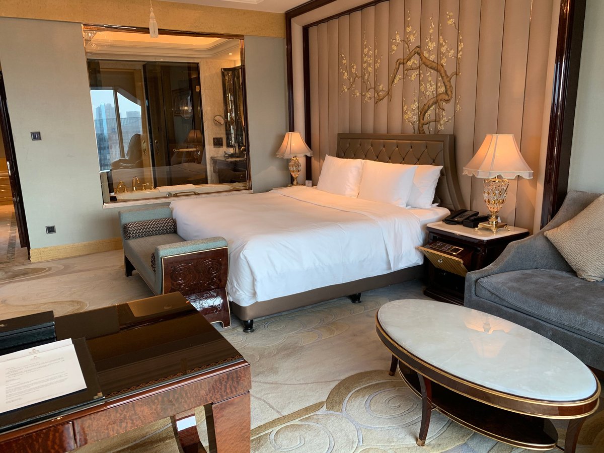 WANDA REIGN WUHAN - Updated 2024 Prices & Hotel Reviews (China)