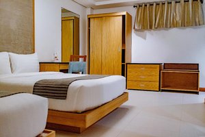 Room & Suite