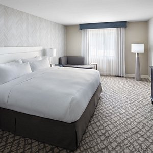 DoubleTree Suites by Hilton Hotel Charlotte - SouthPark, hotel in Charlotte