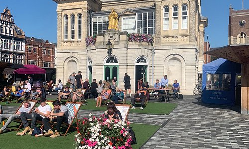 The Ancient Marketplace in Kingston Upon Thames:  space to relax and enjoy the sun