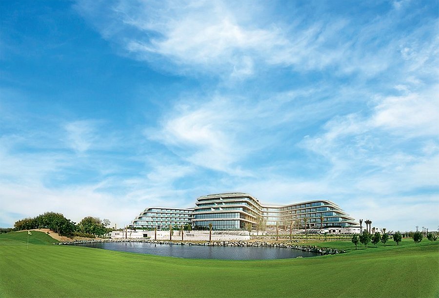 JA Lake View Hotel, hotel em Dubai