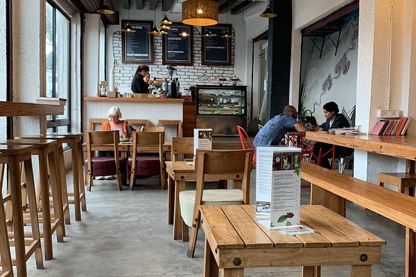 Cafe - Review of Nom Nom Bakery & Cafe, Darjeeling, India