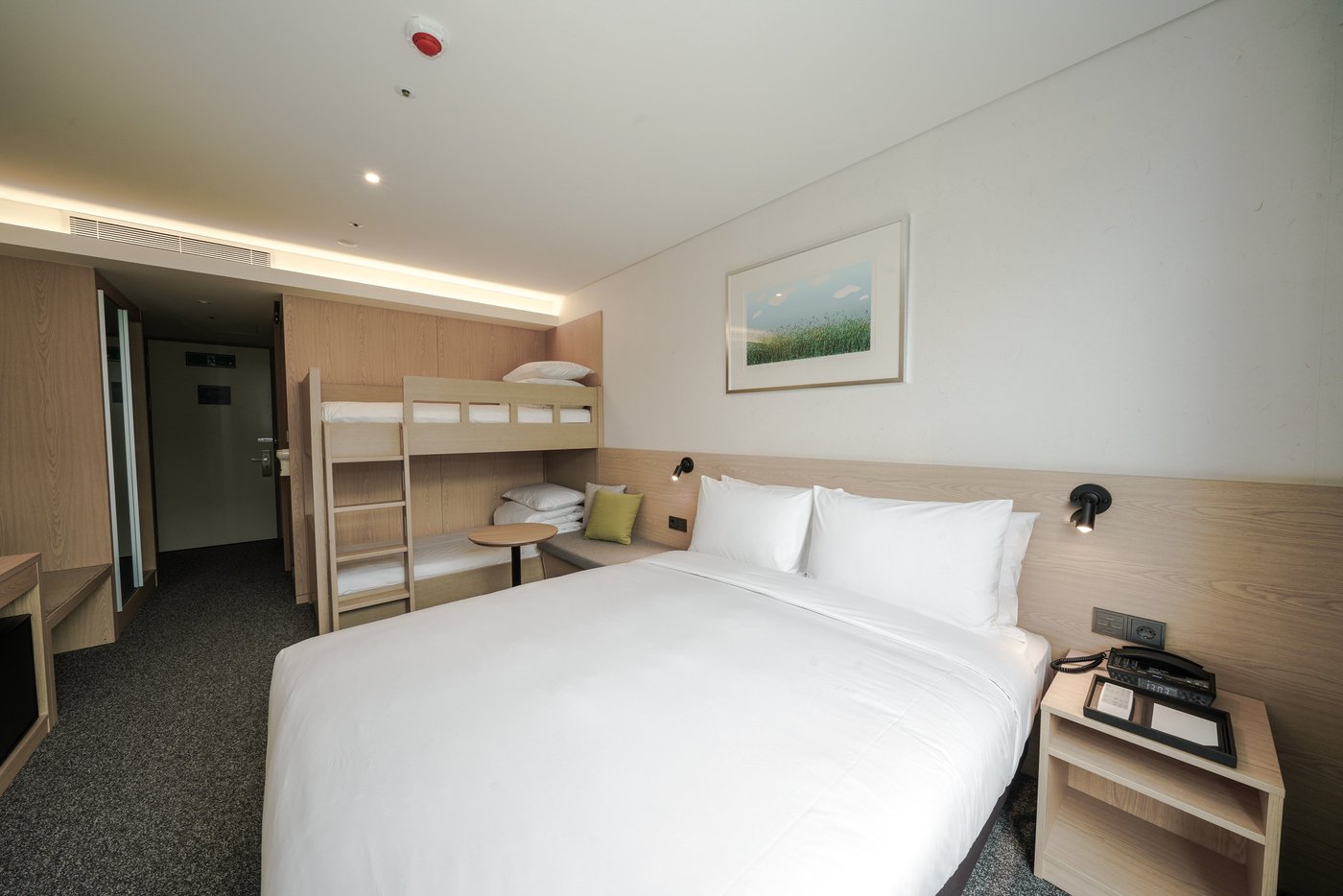 NINE TREE PREMIER HOTEL INSADONG - Prices & Reviews (Seoul, South Korea) NINE TREE PREMIER HOTEL INSADONG - Prices &  Reviews... 