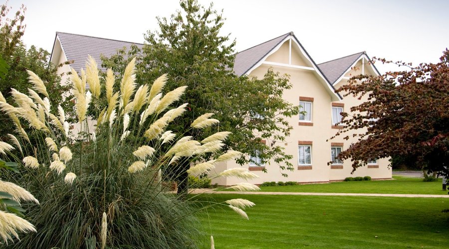 Premier Inn Taunton Ruishton (M5, J25) hotel exterior