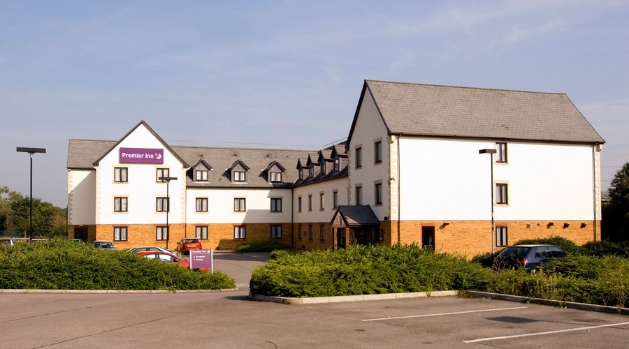 Premier Inn Gloucester (Barnwood) hotel exterior