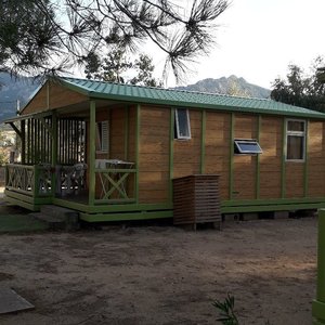 Bungalows au milieu des arbres, avec vue sur la montagne. Le calme à 12 min de Calvi !