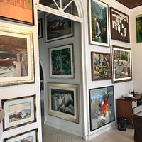 Uma galeria que vale a pena, num casarão centenário conservado e um acervo maravilhoso!
