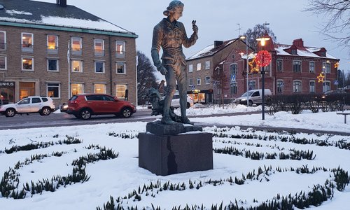 Statua