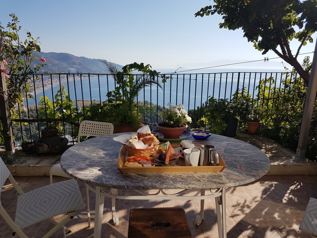 BLUE SKY HOUSE B&B - Prices & Reviews (Taormina, Sicily)