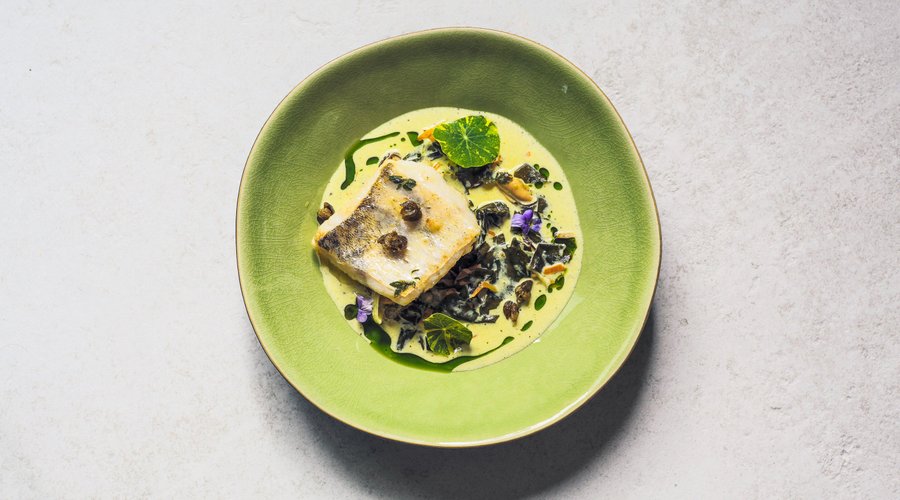 Судак под сливочном соусом. Pike perch with cucumber chutney.