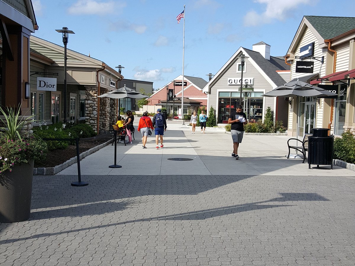 Woodbury Common Premium Outlets Shopping Tour from Brooklyn - All You Need  to Know BEFORE You Go (with Photos)