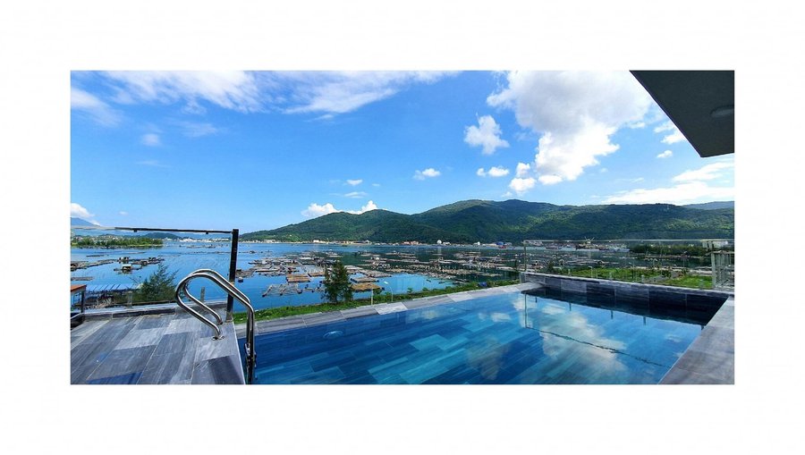 Rooftop Pool